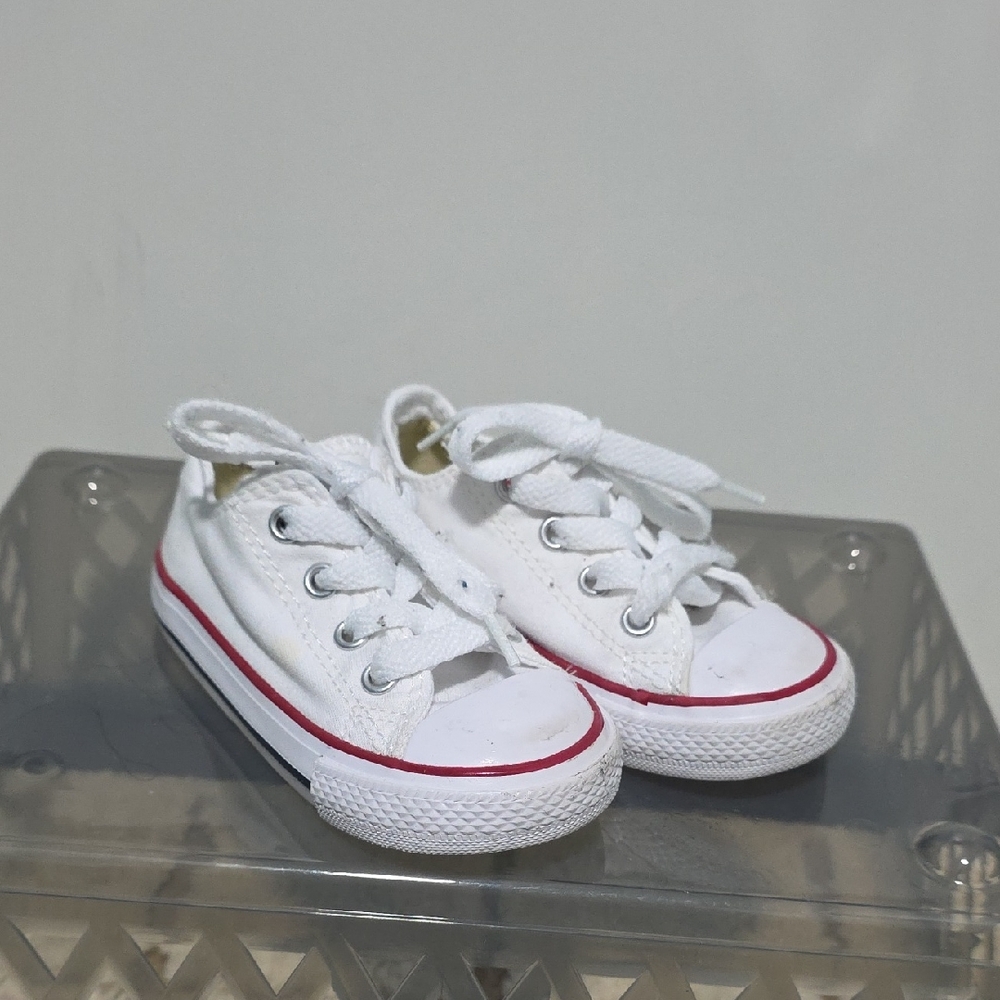Toddler Converse White and Red Sneakers (Toddler Size 6)